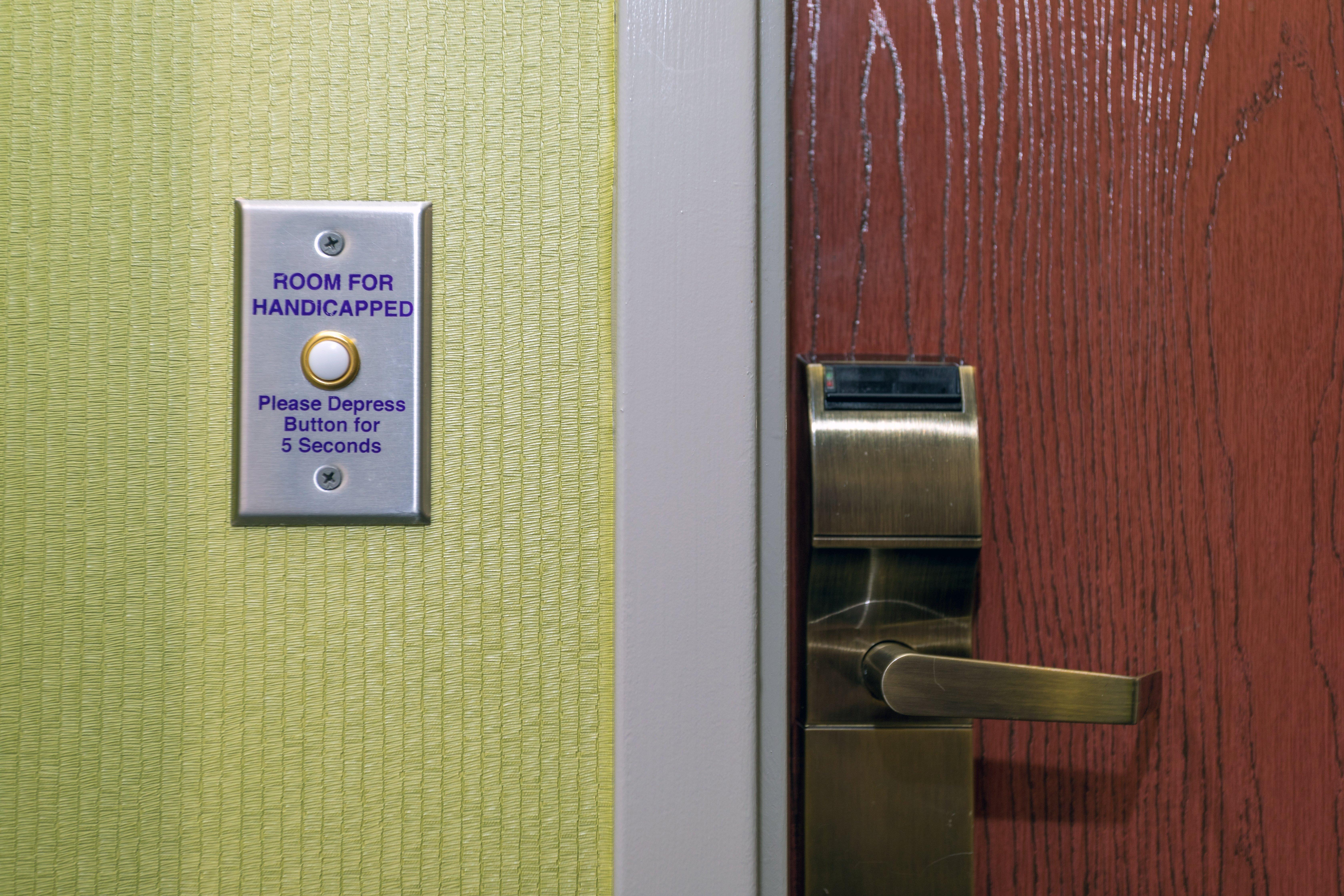 Holiday Inn Express Hotel & Suites Athens By Ihg Exterior photo