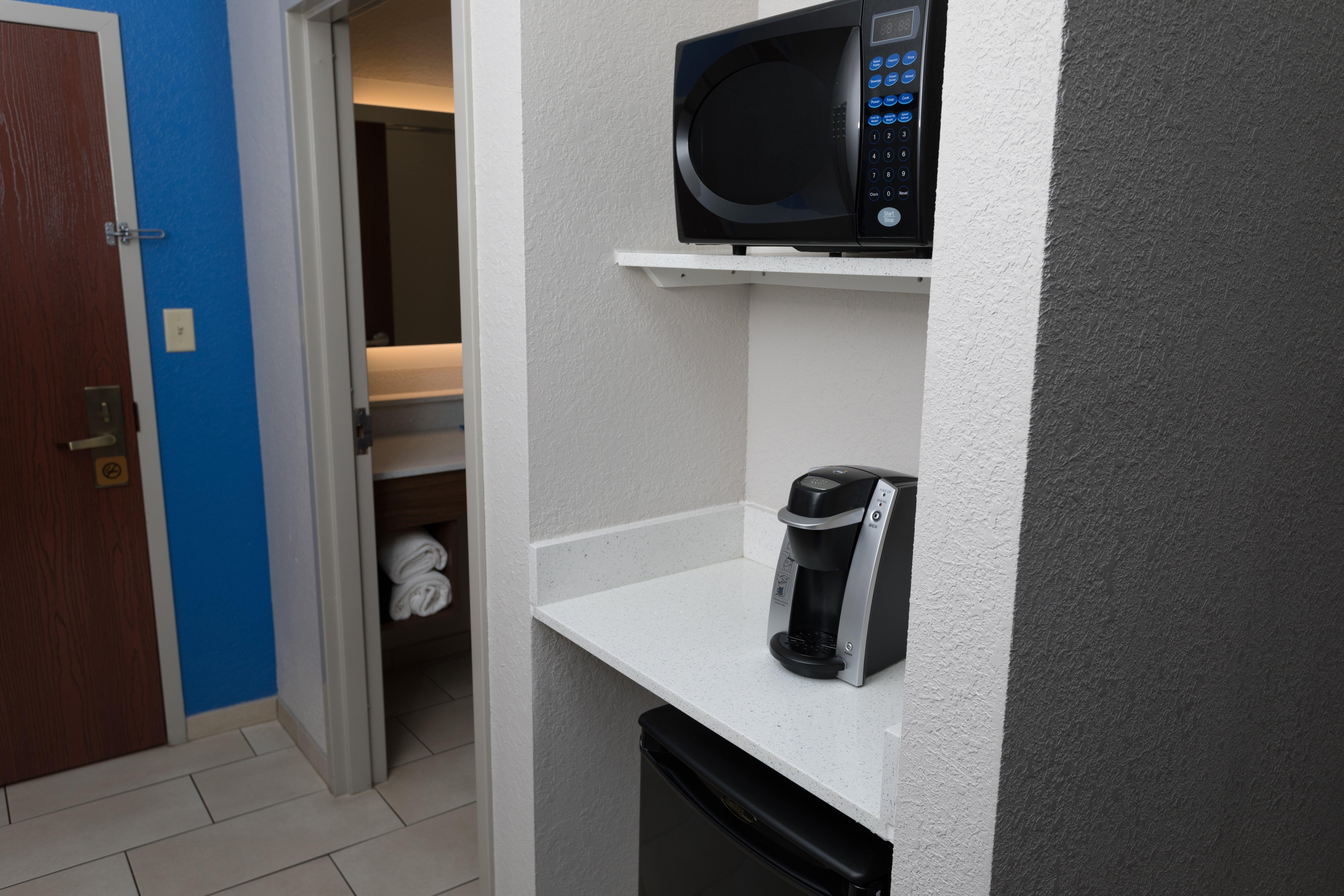 Holiday Inn Express Hotel & Suites Athens By Ihg Exterior photo