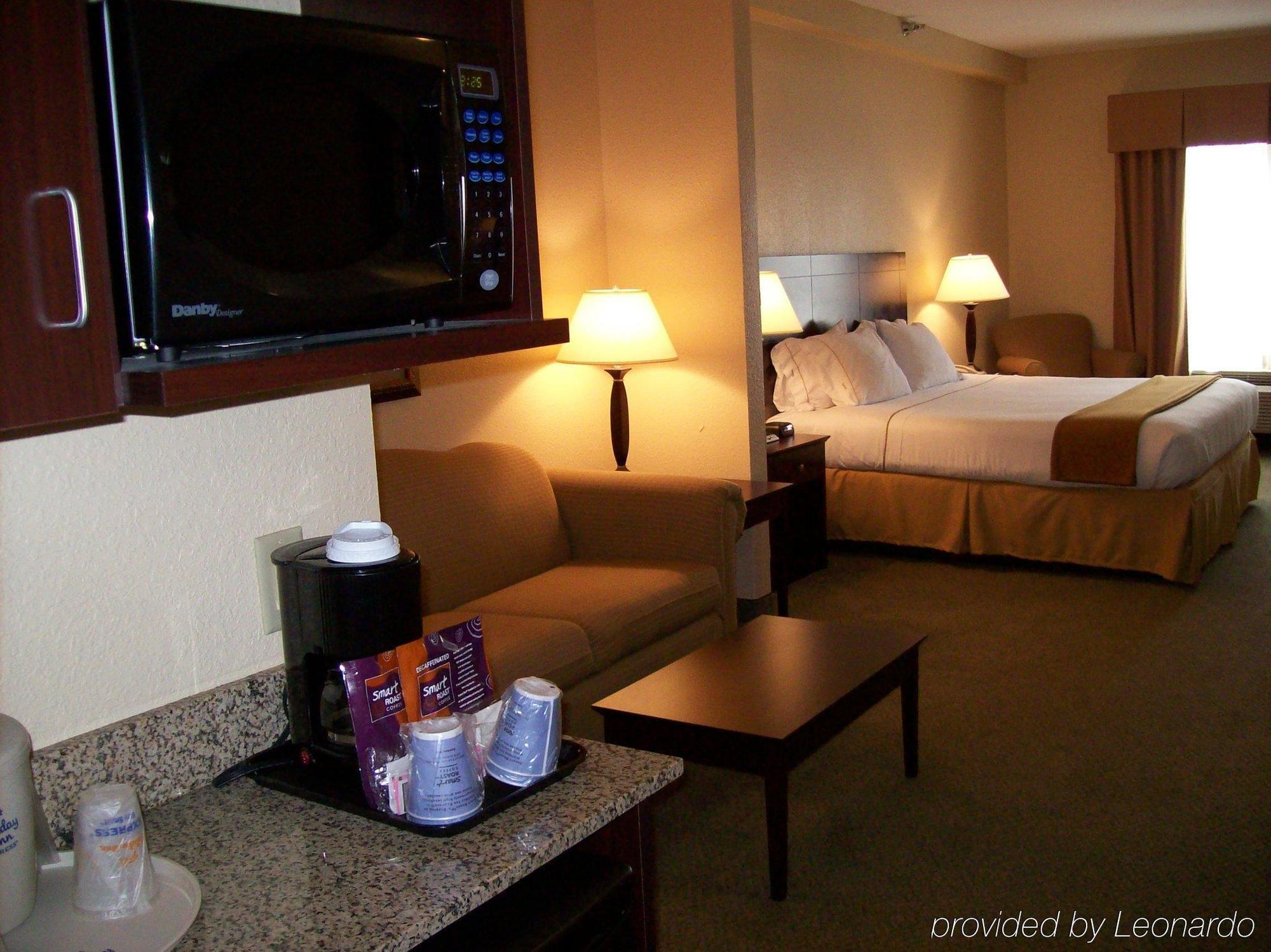 Holiday Inn Express Hotel & Suites Athens By Ihg Room photo