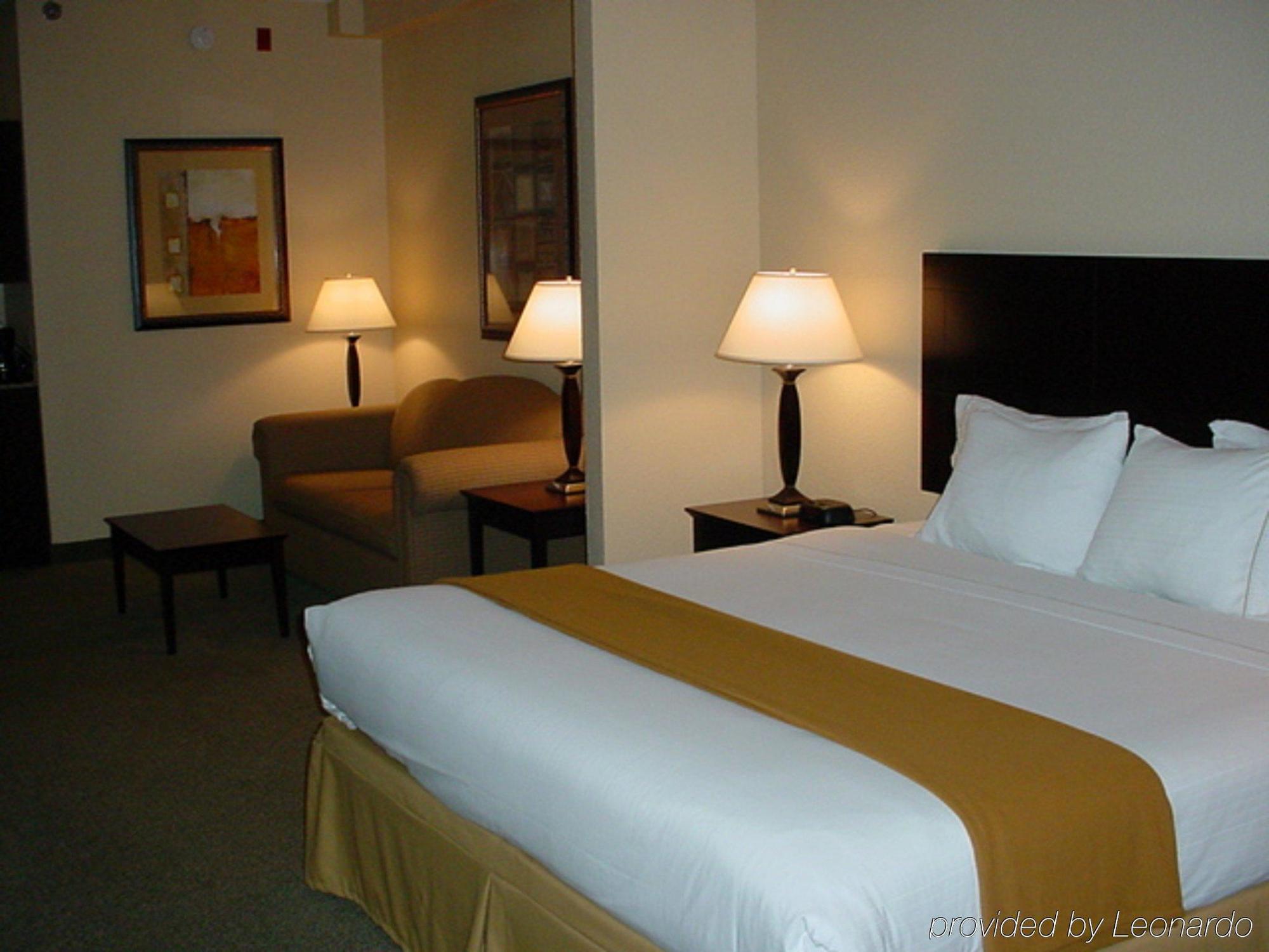 Holiday Inn Express Hotel & Suites Athens By Ihg Room photo